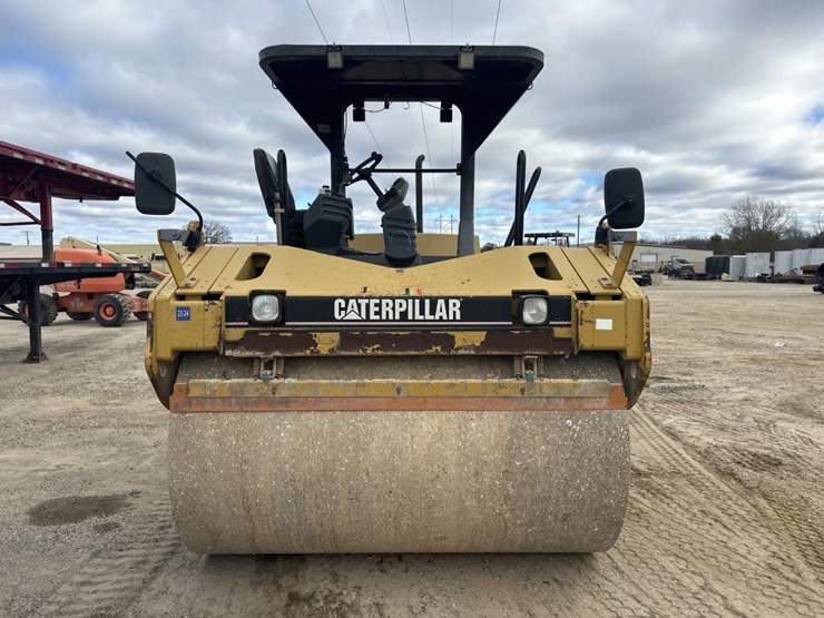 caterpillar-cb-534d-image-8