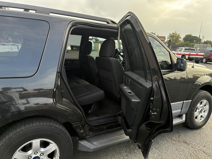 2015-ford-expedition-image-10