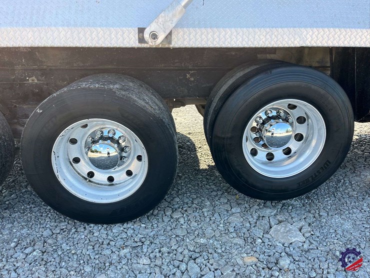 2016-kenworth-t880-image-13