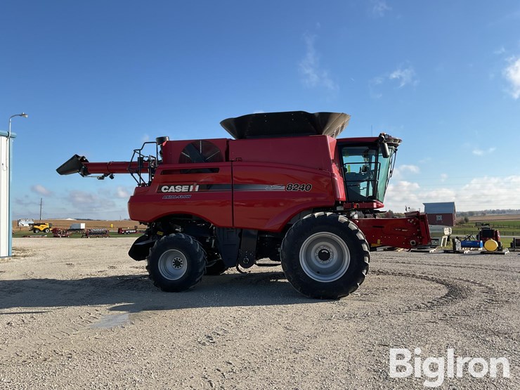 2016-case-ih-8240-image-4