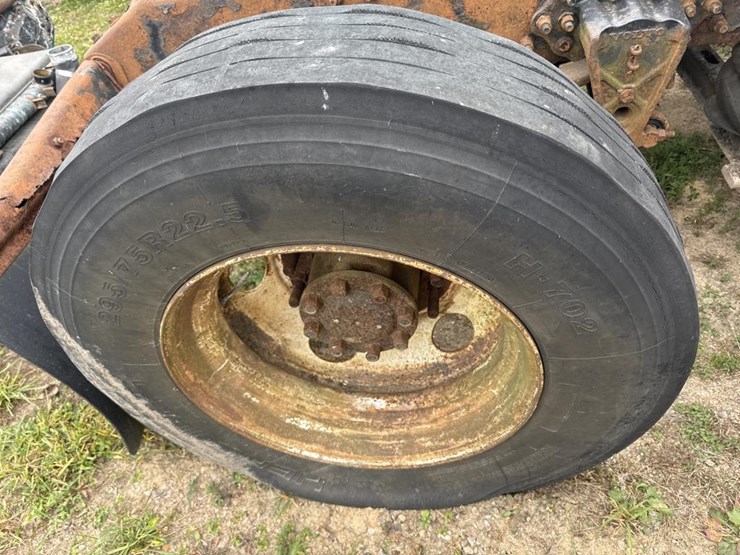 #3154-•-volvo-s60-parts-sleeper-truck-image-26