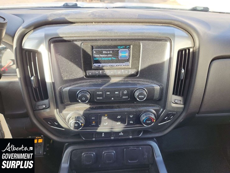 2015-chevrolet-silverado-1500-image-18