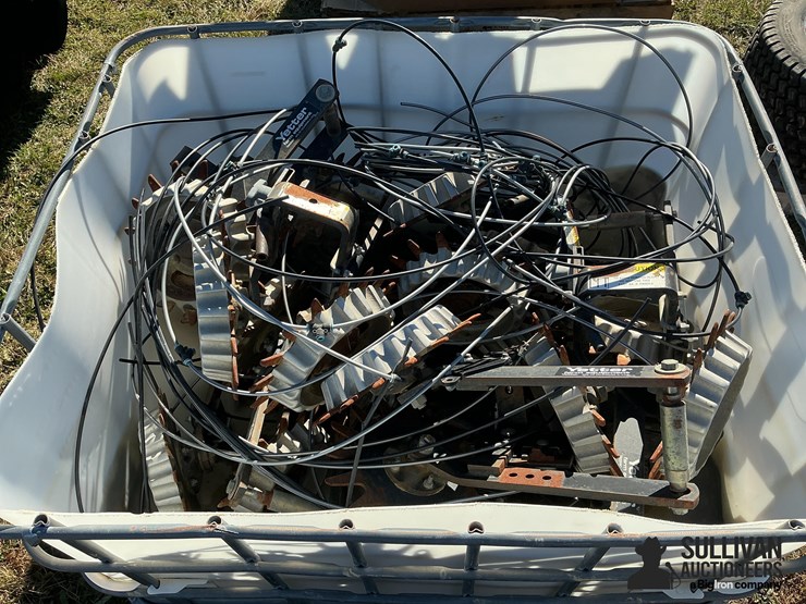 yetter-row-cleaners-w/clean-sweep-cylinders-image-7