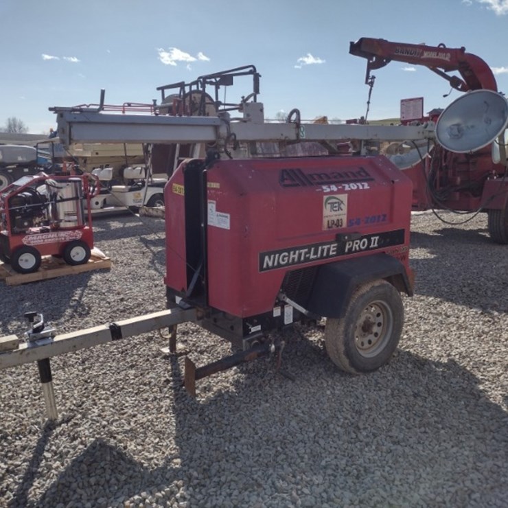 11 Allmand Nite Lite Pro Light Plant (QEA 4057)