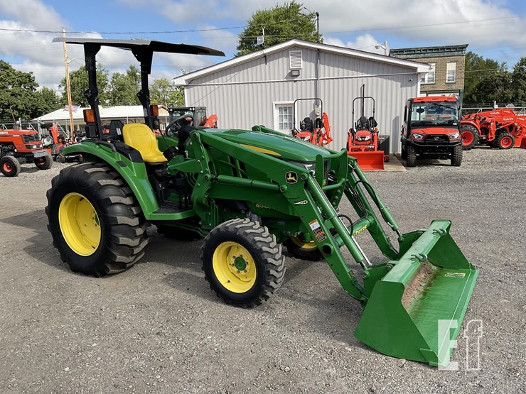 2015-john-deere-4044m-image-8