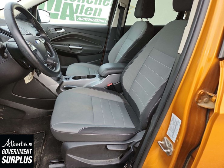 2016-ford-escape-se-image-15