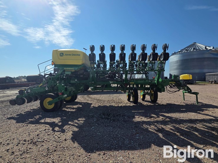 2022-john-deere-1795-image-4