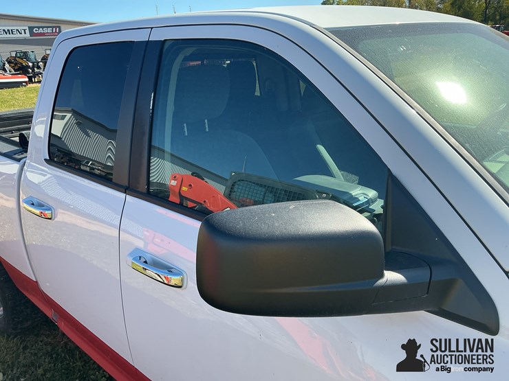 2015-ram-1500-big-horn-image-19