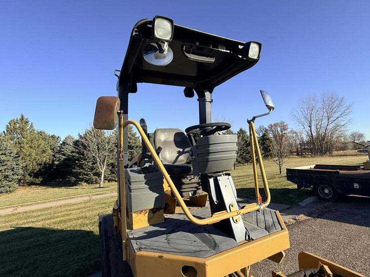 1992-caterpillar-cs-423e-image-28