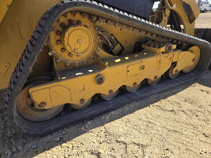 2022-caterpillar-299d-image-8