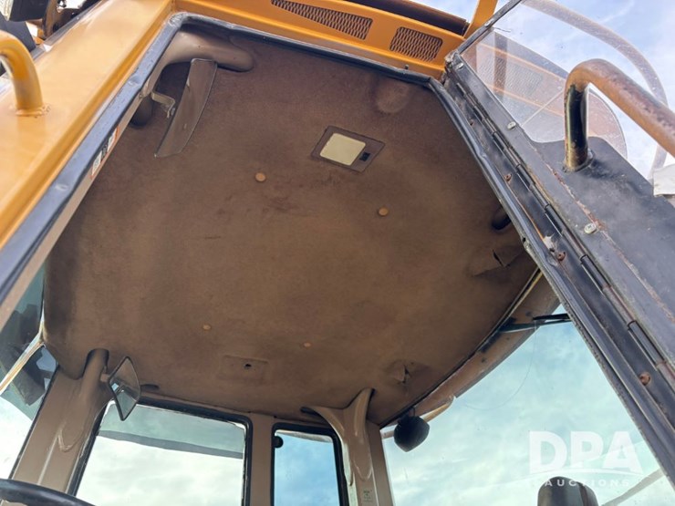 2001-deere-644h-image-45