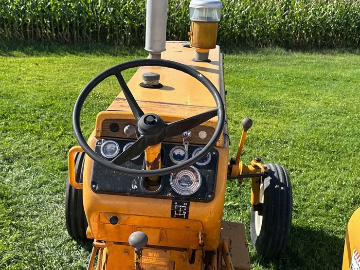 minneapolis-moline-g550-image-36