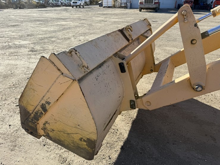 massey-ferguson-300a-image-9