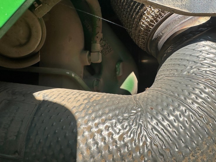 2013-john-deere-6140m-image-48