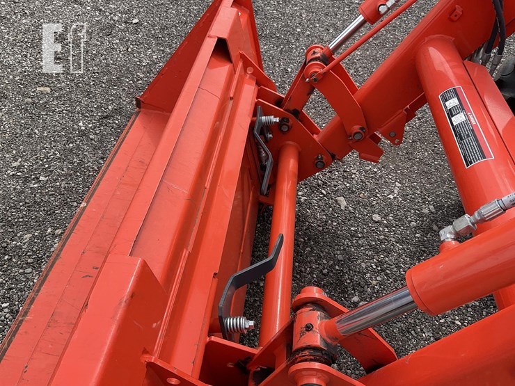 2020-kubota-m4-071hdc12-image-10