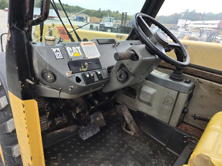 caterpillar-th83-image-46