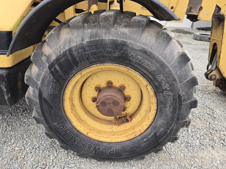 caterpillar-th83-image-56