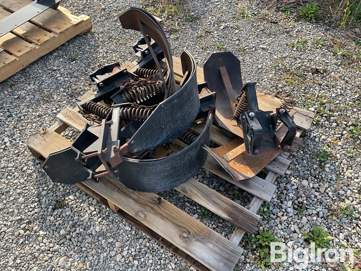 corn-head-stalk-stompers-image-1