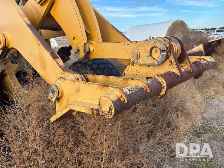2001-deere-644h-image-34