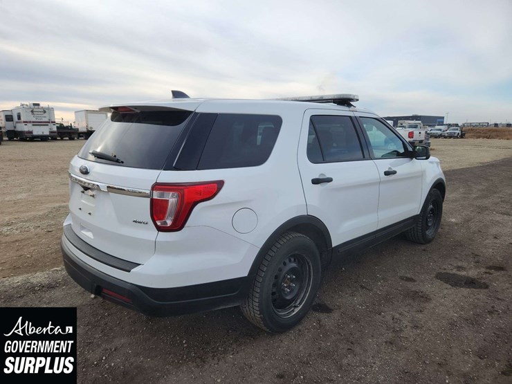 2018-ford-explorer-image-3