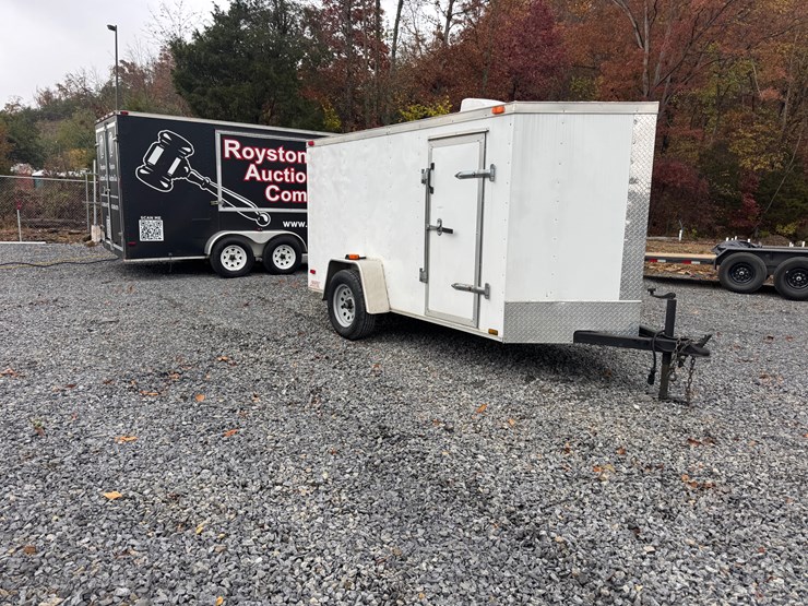 #1219-•-diamond-cargo-5x10-enclosed-trailer-like-new.-image-1