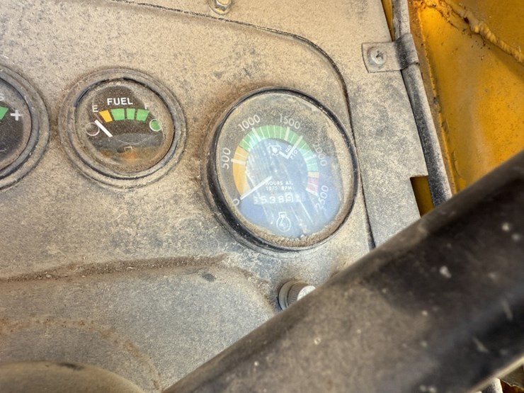 massey-ferguson-300a-image-40