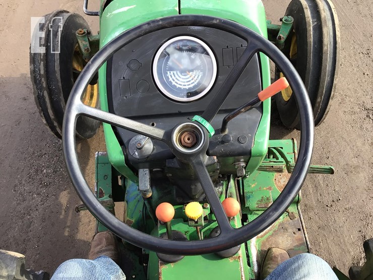 1981-john-deere-2240-image-13