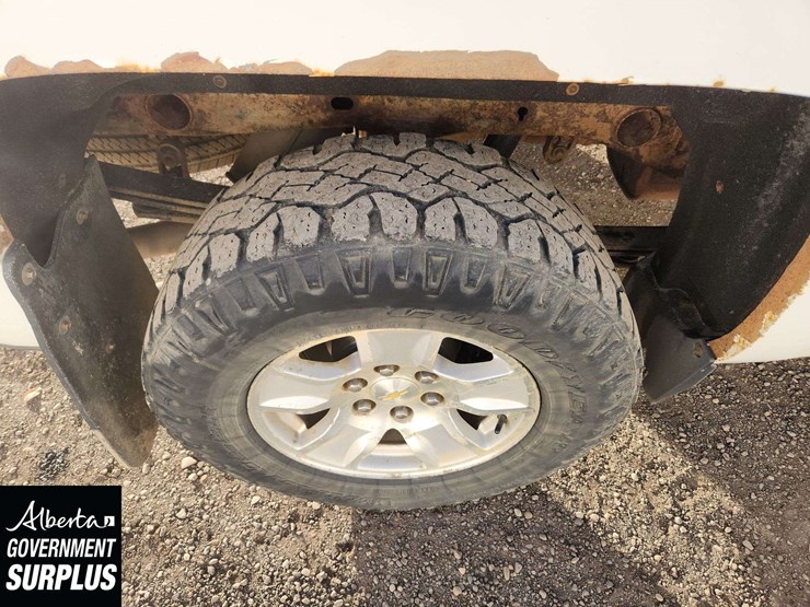 2015-chevrolet-silverado-1500-image-31