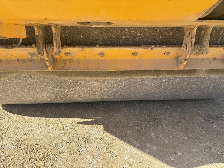 #1341-•-2013-volvo-dd110-roller-image-28