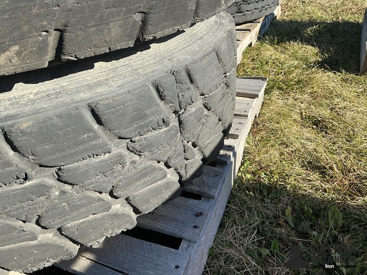 michelin-11r22.5-tires-on-10-bolt-rims-image-4