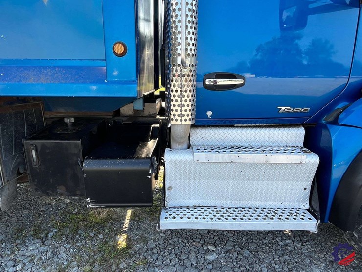 2016-kenworth-t880-image-46