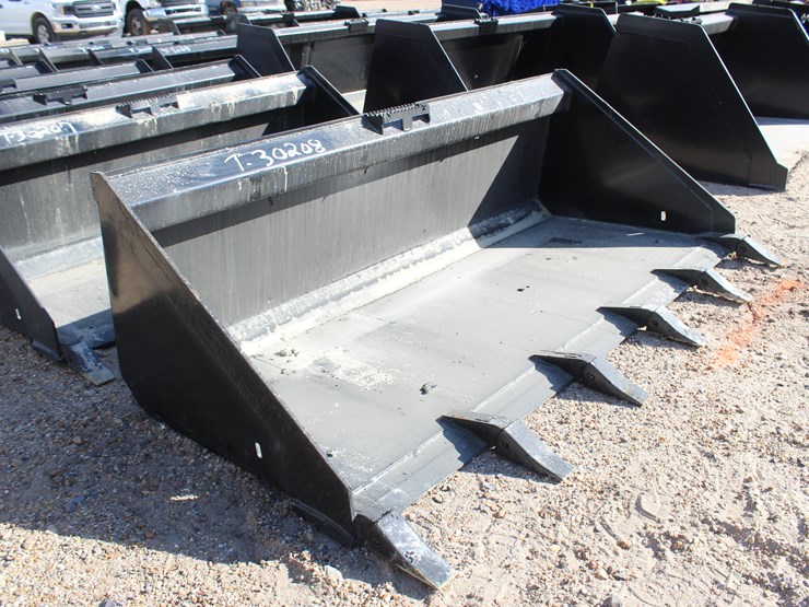 #30208-•-68in-low-profile-gp-bucket-with-teeth-image-3