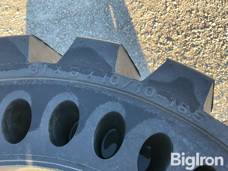 airless-skid-steer-tire-&-rims-image-9