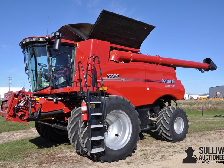 2023-case-ih-8250-image-1