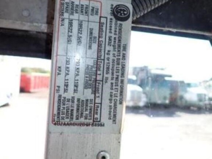 2013-freightliner-mt55-image-11