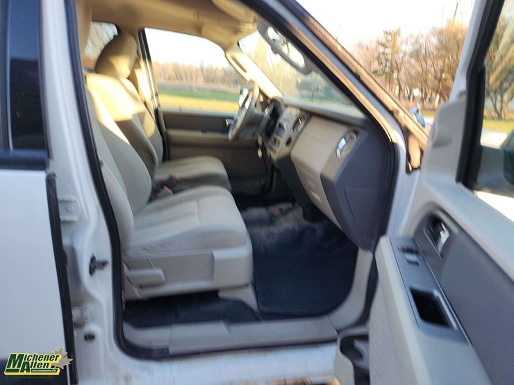 2014-ford-expedition-image-18