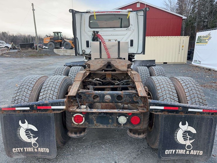 2016-international-prostar-image-6