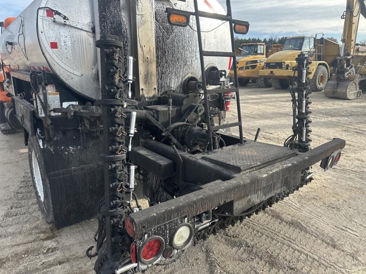 2009-international-7400-image-14