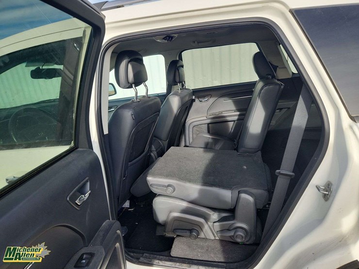 2010-dodge-journey-image-19