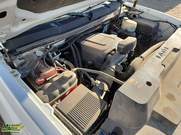 2013-chevrolet-silverado-3500hd-image-25