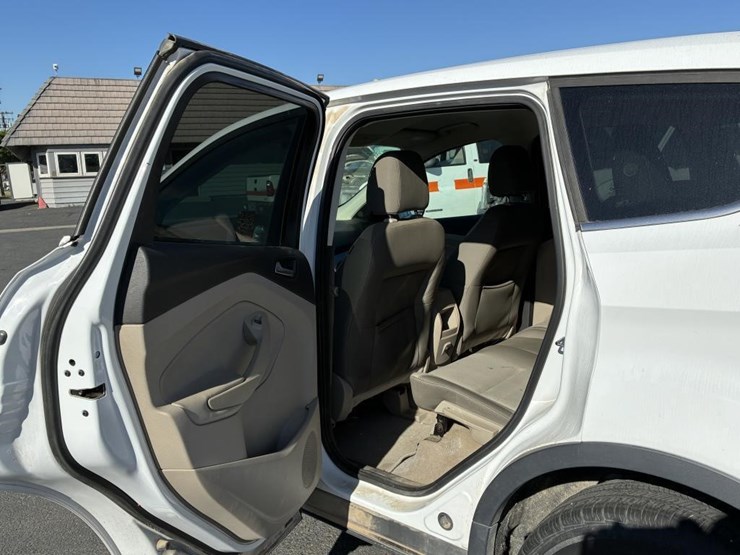 2015-ford-escape-image-11