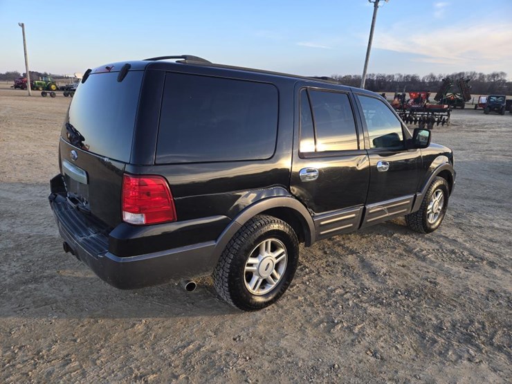 2004-ford-expedition-image-16
