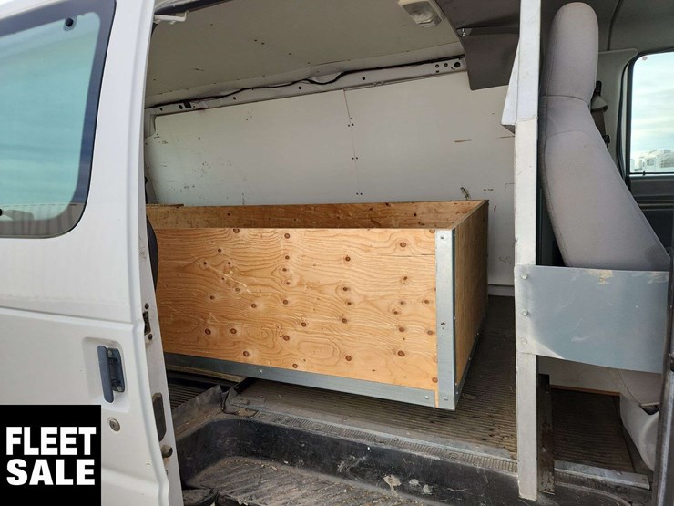 2005-ford-cargo-image-18