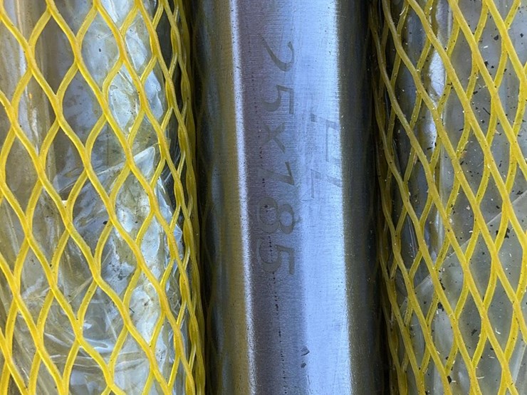 #5064-•-unused-2025-landhero-25-mm-x-185mm-universal-bucket-pin-image-2