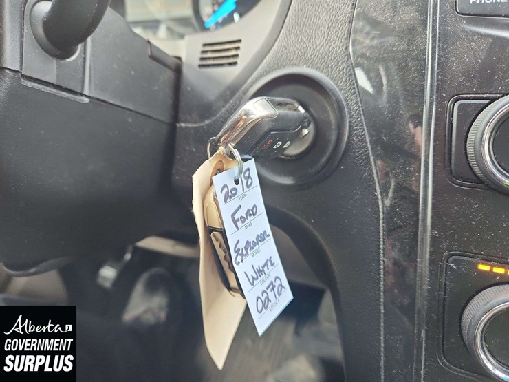 2018-ford-explorer-image-25