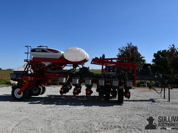 2019-massey-ferguson-9800ve-simply-advanced-ii-16r30-planter-image-4