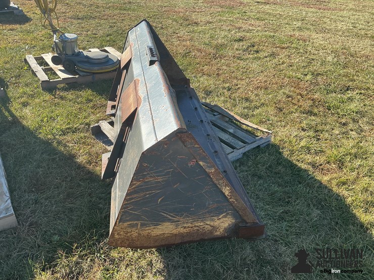 82”-material-bucket-image-4