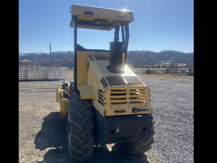 #1299-•-bomag-articulating-vibratory-compactor-roller-image-4