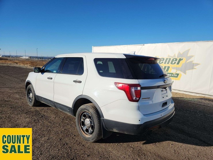 2017-ford-explorer-image-3