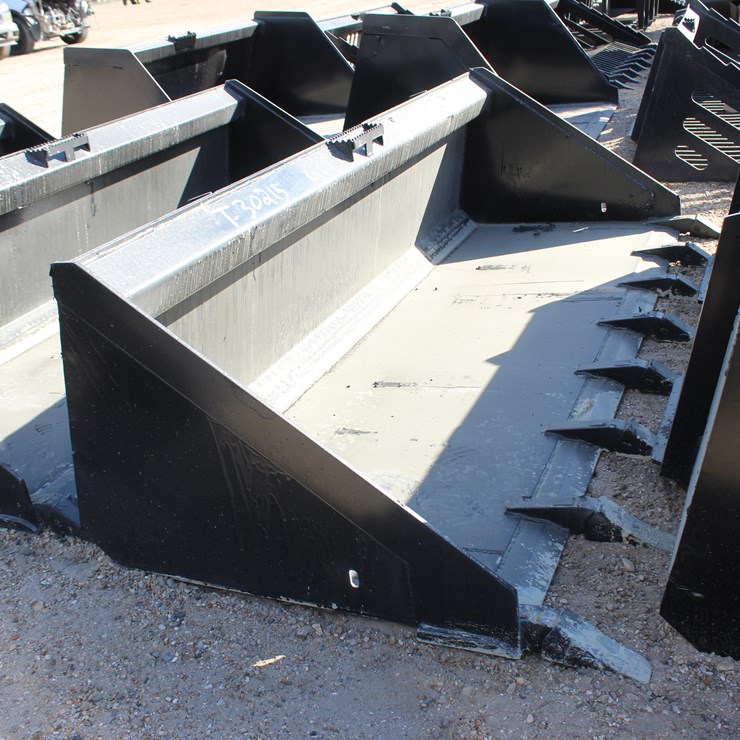 #30215 • 80IN LOW PROFILE BUCKET WITH TEETH